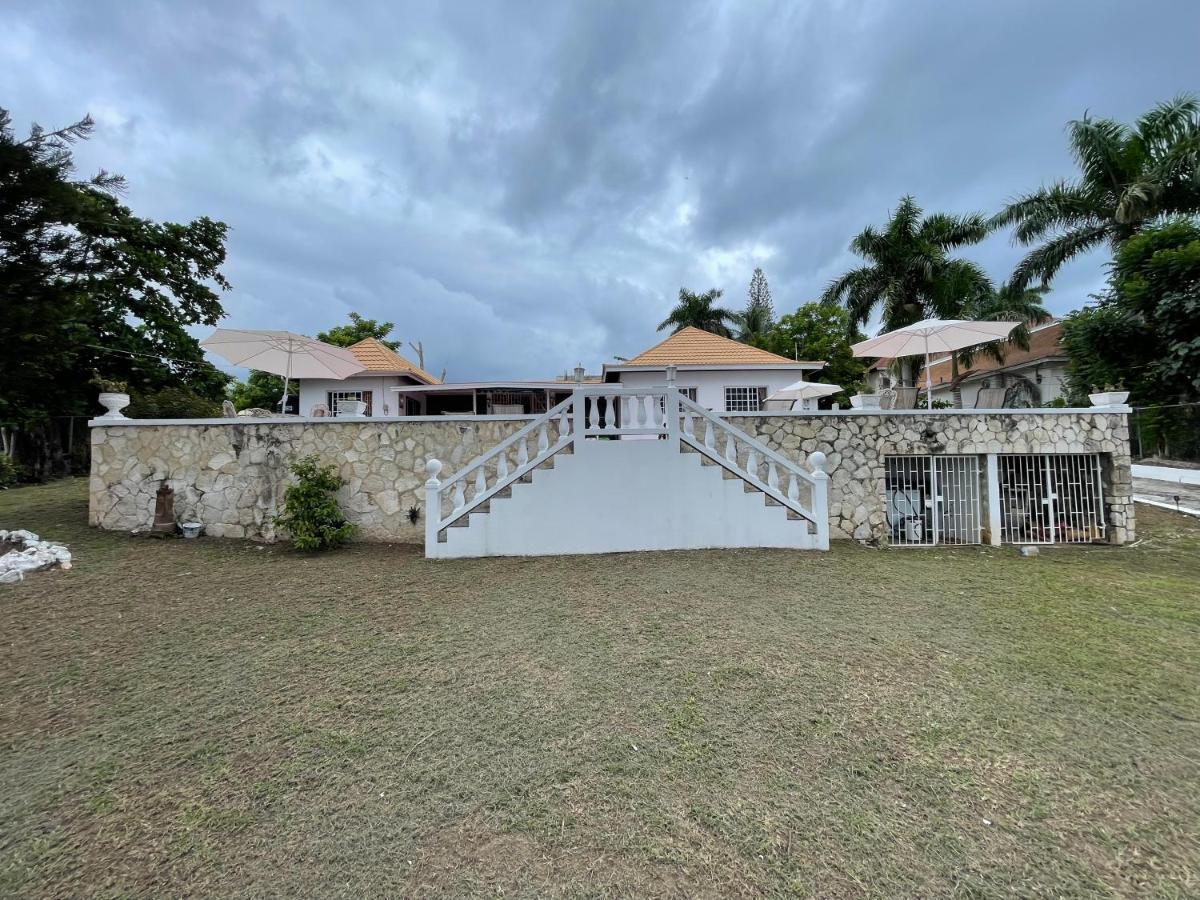 The Lodge @ Peaceful Palms Montego Bay Zewnętrze zdjęcie