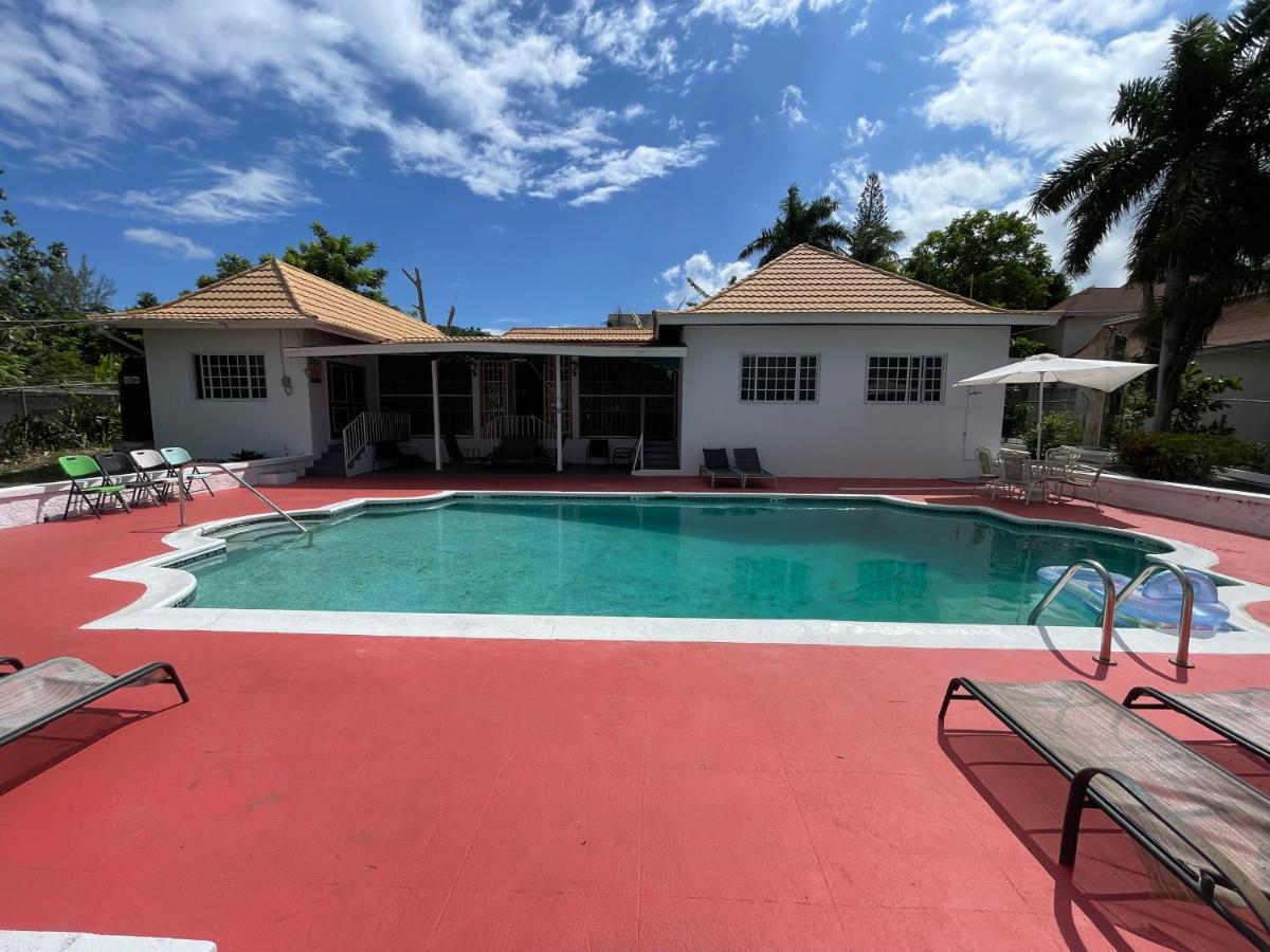 The Lodge @ Peaceful Palms Montego Bay Zewnętrze zdjęcie